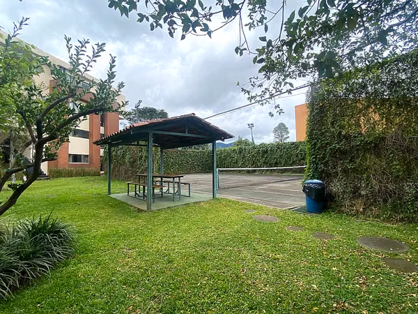 Apartamento 3 Hab. + Servicio en Venta | Bello Horizonte, Escazú