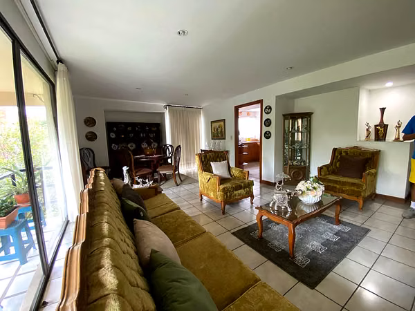 Apartamento 3 Hab. + Servicio en Venta | Bello Horizonte, Escazú