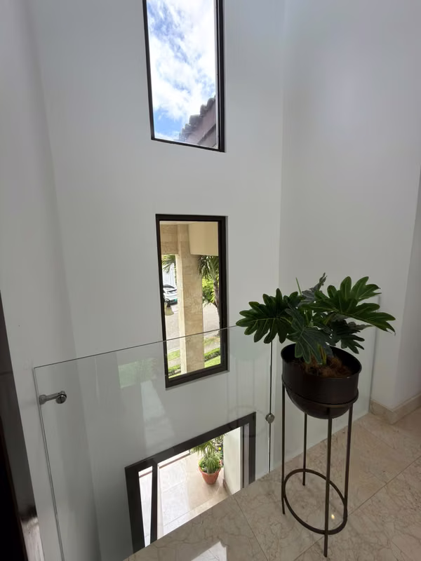 Casa de lujo en Hacienda del Sol Santa Ana con jardín privado y 5 habitaciones