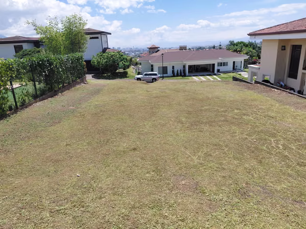 Lote en Condominio Bosques de Altamonte, plano con vista