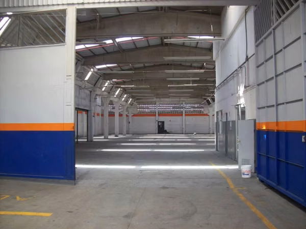 Se alquila bodega Comercial / Industrial
