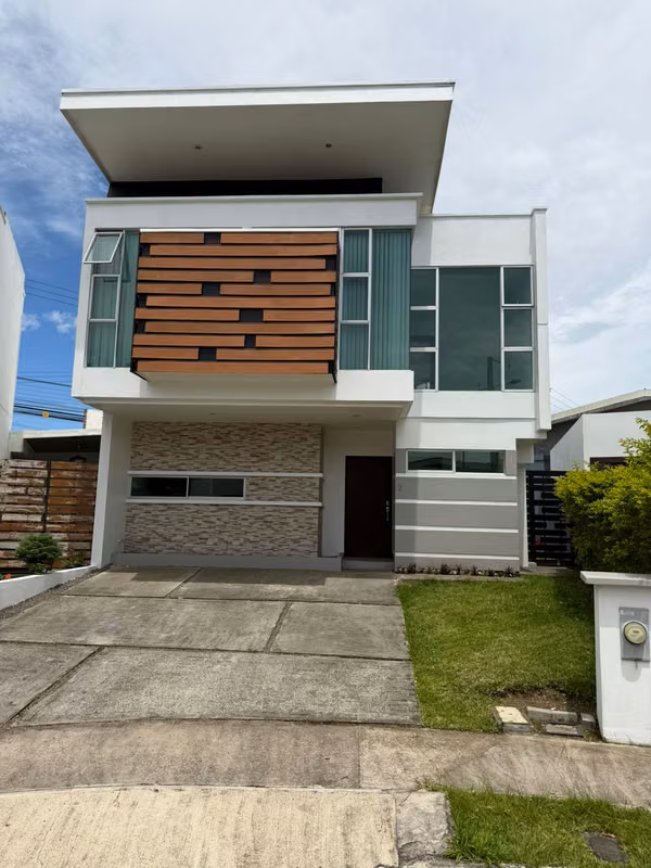 Casa en condominio Alborada en Oreamuno. MM