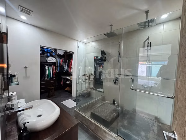 id 43396 Amplia vivienda con piscina privada