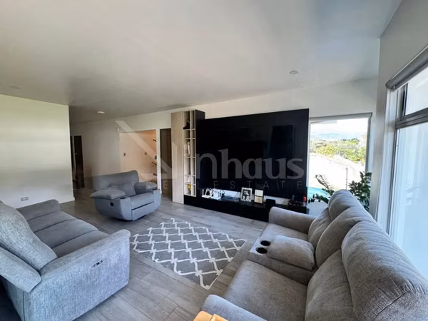 id 43396 Amplia vivienda con piscina privada