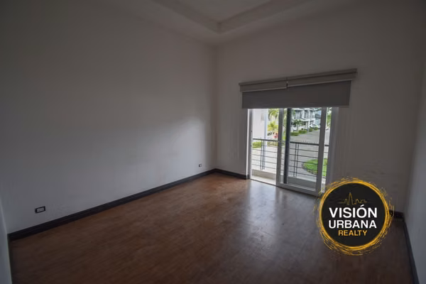 Casa de 3 Habitaciones con línea blanca Condominio en Río Palma