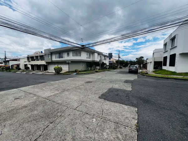 Vendo en exclusiva 5 apartamentos alquilados en La Sabana SS