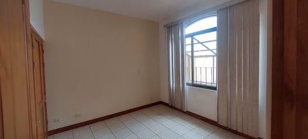 Se vende Casa en Condominio,  Pinares Curridabat