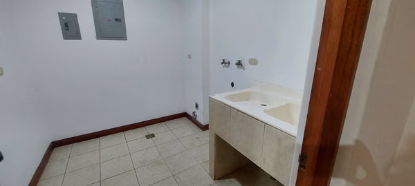 Se vende Casa en Condominio,  Pinares Curridabat
