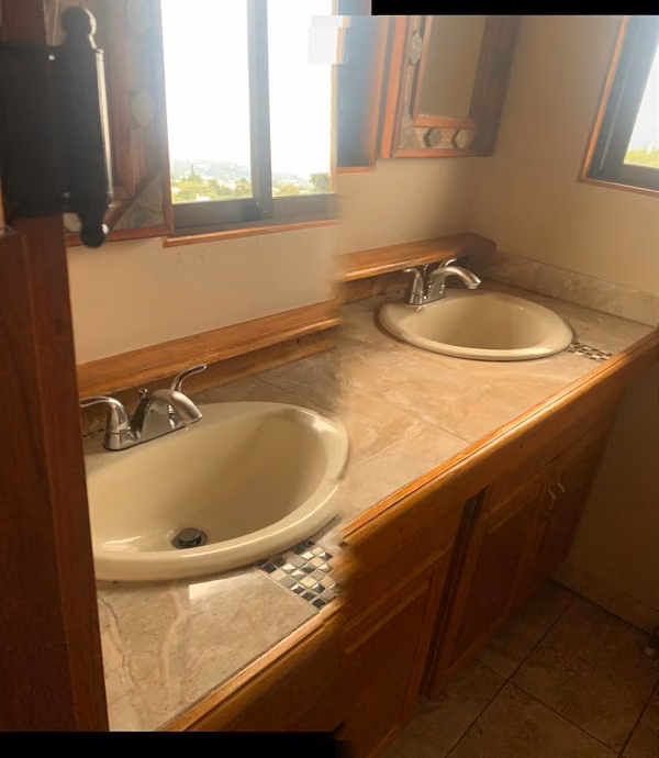 Large 2 bedroom home in cool hills of Escazu, view with city lights.