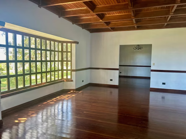 Venta de casa en San Isidro, 30423m². Vistas panorámicas y casa de visitas