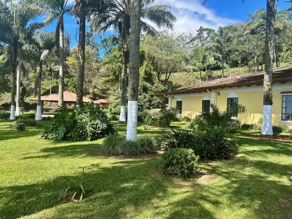 Estate for sale in San Isidro de Grecia 30423 m². Panoramic Views & Guest House