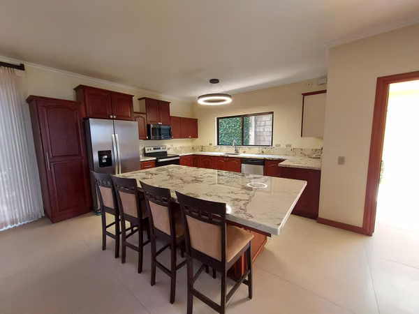 Scazoo / 3 rooms + office + service / Appliances / View