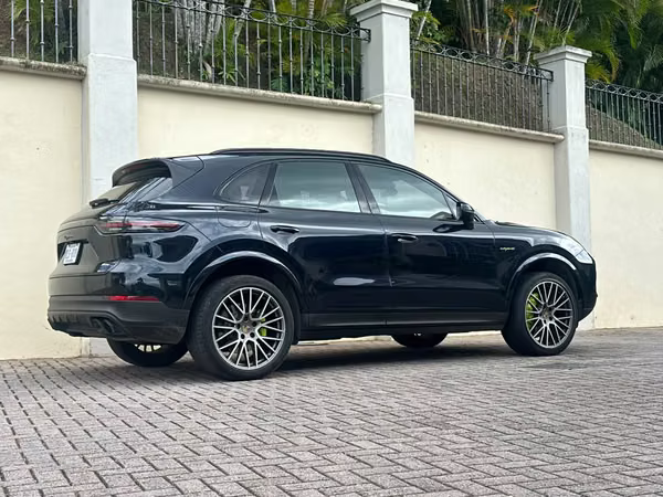 PORSCHE CAYENNE E-HYBRID PLATINUM EDITION
