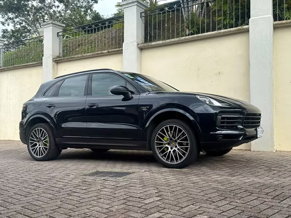 PORSCHE CAYENNE E-HYBRID PLATINUM EDITION