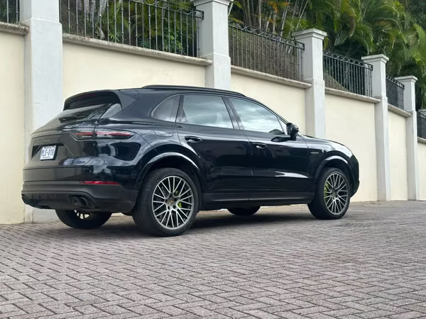 PORSCHE CAYENNE E-HYBRID PLATINUM EDITION