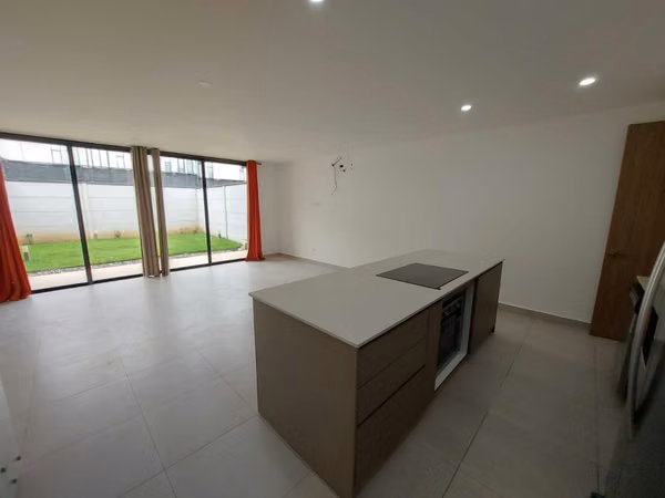 House for rent with appliances in Lindora.