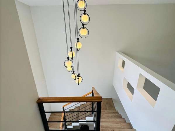 Venta | Casa Contemporánea Nueva, 4 habitaciones (1 en primer piso)