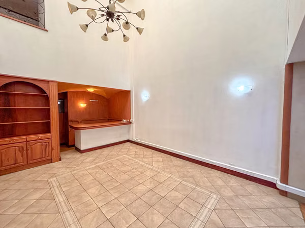 Rent Detached House in Rohrmoser with Private Roof and Jacuzzi