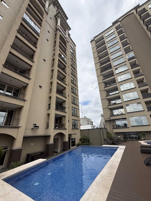 Se alquila apartamento amueblado con línea blanca