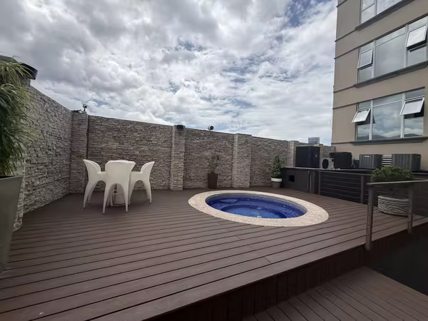 Se alquila apartamento amueblado con línea blanca