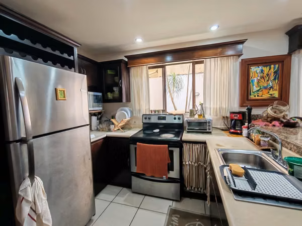 Se vende casa en Pozos de Santa Ana. Residencial Seguro.