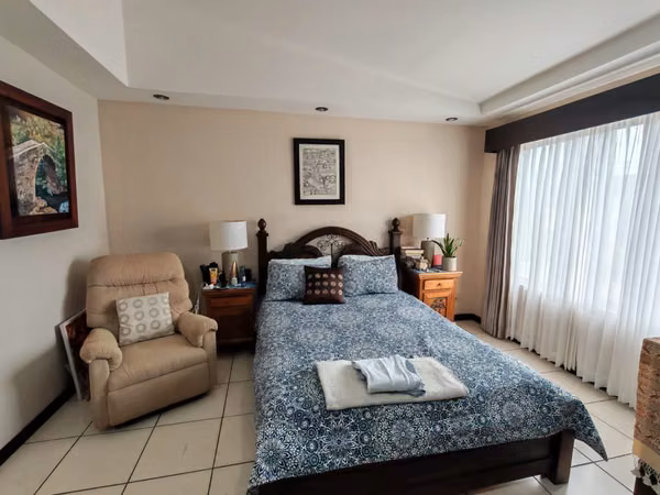Se vende casa en Pozos de Santa Ana. Residencial Seguro.