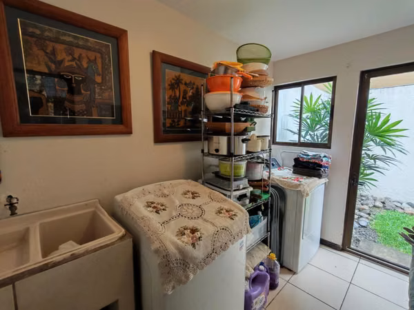 Se vende casa en Pozos de Santa Ana. Residencial Seguro.