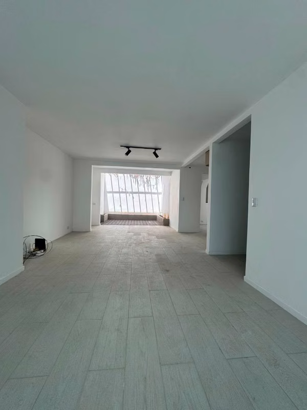 CASA CON USO MIXTO ESCAZU