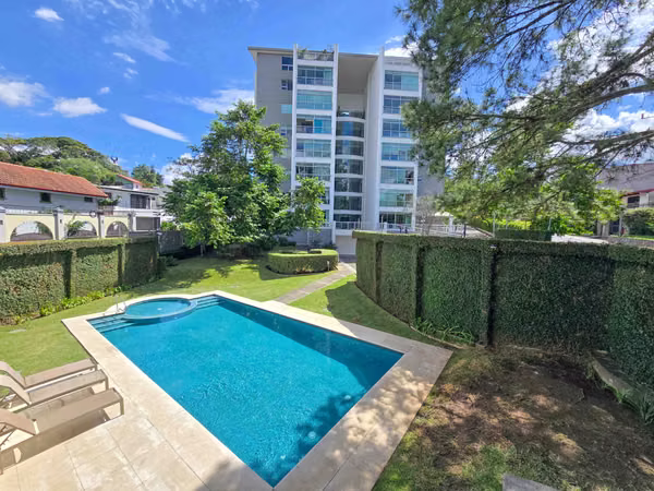 Apartment on the 1st level with a large terrace in Bello Horizonte Escazu