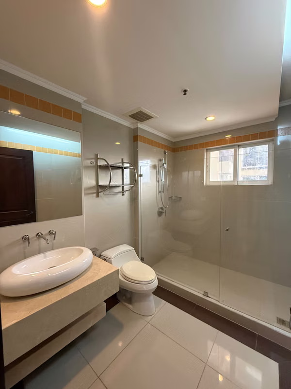 Alquiler apartamento en Torres del Lago, Sabana Sur | 2 habitaciones | 138 m² | $1.800