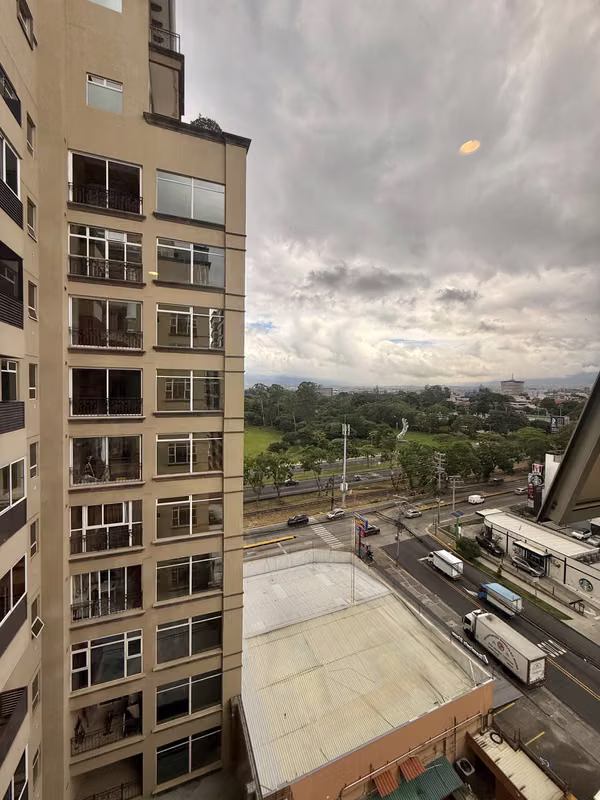 Alquiler apartamento en Torres del Lago, Sabana Sur | 2 habitaciones | 138 m² | $1.800