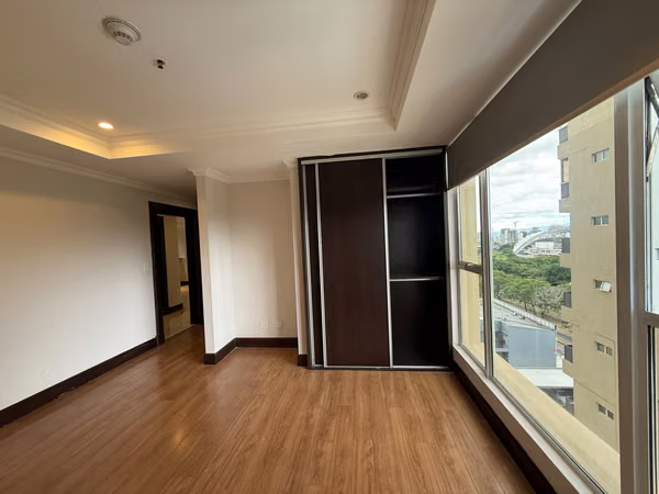 Alquiler apartamento en Torres del Lago, Sabana Sur | 2 habitaciones | 138 m² | $1.800