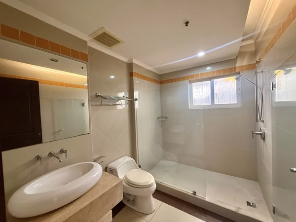 Alquiler apartamento en Torres del Lago, Sabana Sur | 2 habitaciones | 138 m² | $1.700