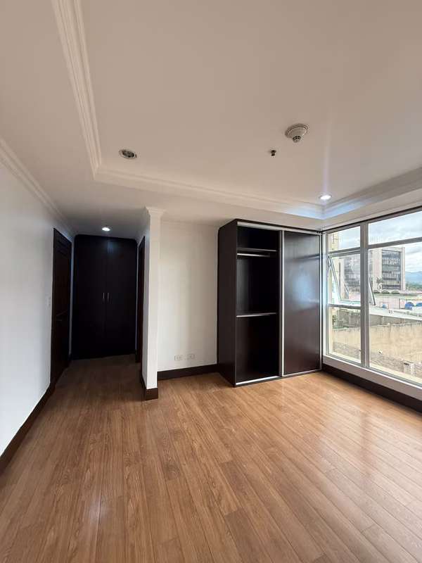 Alquiler apartamento en Torres del Lago, Sabana Sur | 2 habitaciones | 138 m² | $1.700