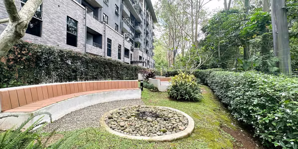 Alquiler Amoblado con Terraza en Nueve-84, Curridabat (CT)