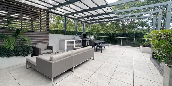 Alquiler Amoblado con Terraza en Nueve-84, Curridabat (CT)