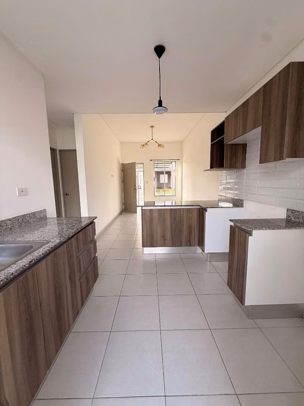 Se Alquila Casa de 1 piso en Condominio Akari 2 habitaciones * 2 parqueos