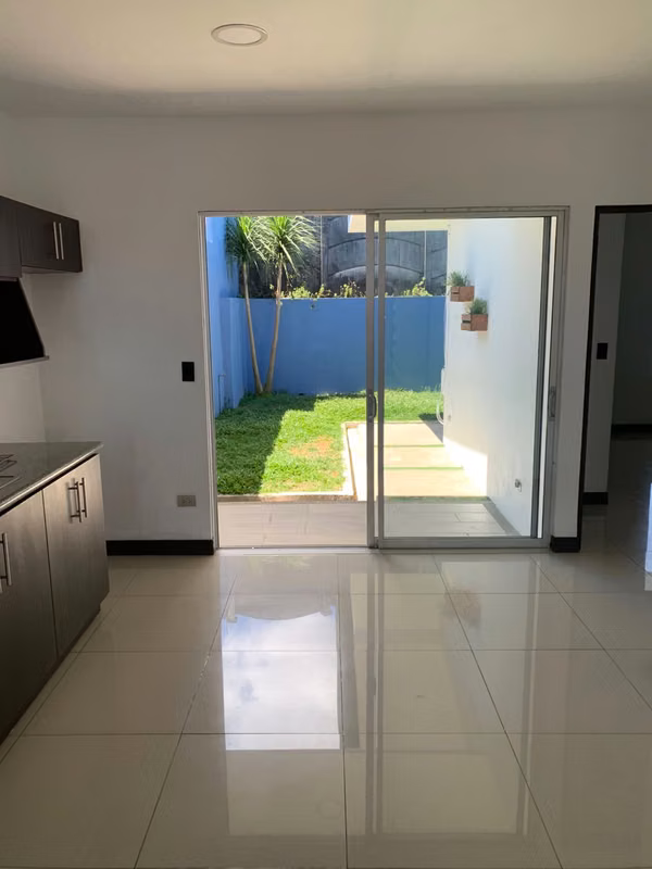CASA EN VENTA EN CONDOMINIO MONTES DE OCA