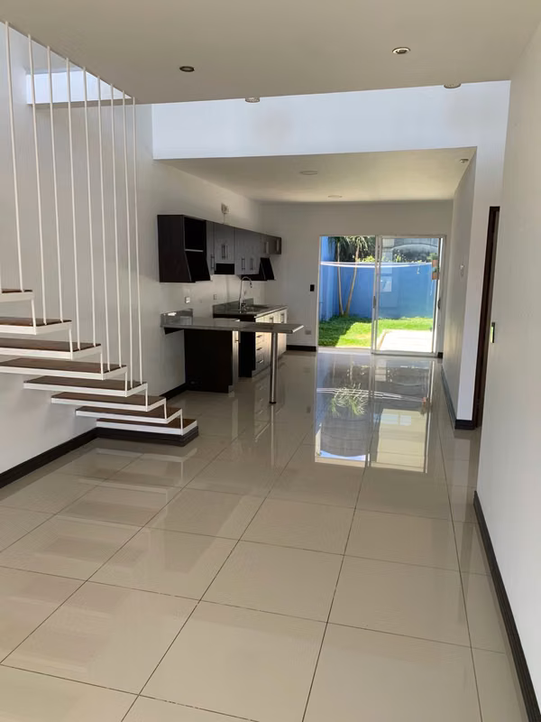 CASA EN VENTA EN CONDOMINIO MONTES DE OCA