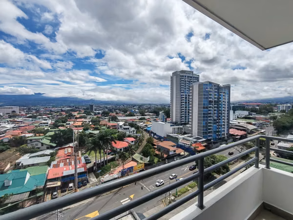 Apartment for sale in Los Yoses. FOR INVESTMENT.