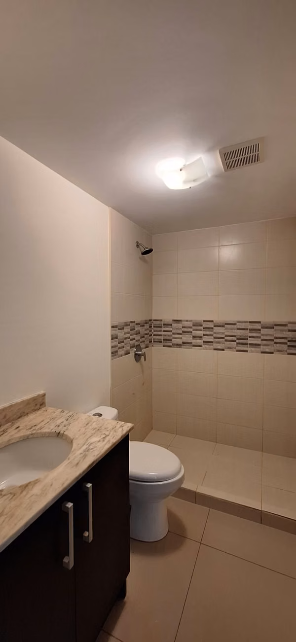 Se Alquila Bello Apartamento en 1er Piso San Nicolas de Bari
