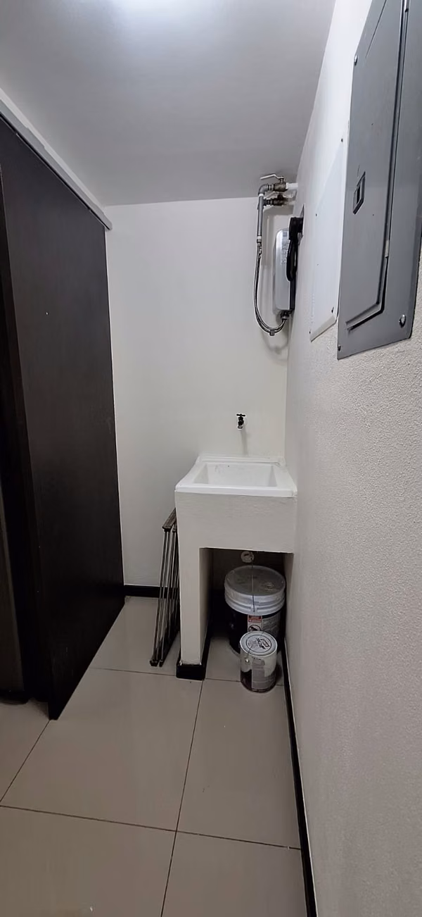 Se Alquila Bello Apartamento en 1er Piso San Nicolas de Bari