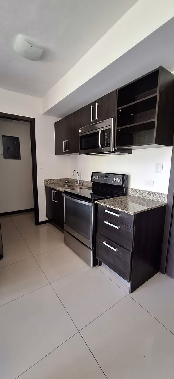 Se Alquila Bello Apartamento en 1er Piso San Nicolas de Bari