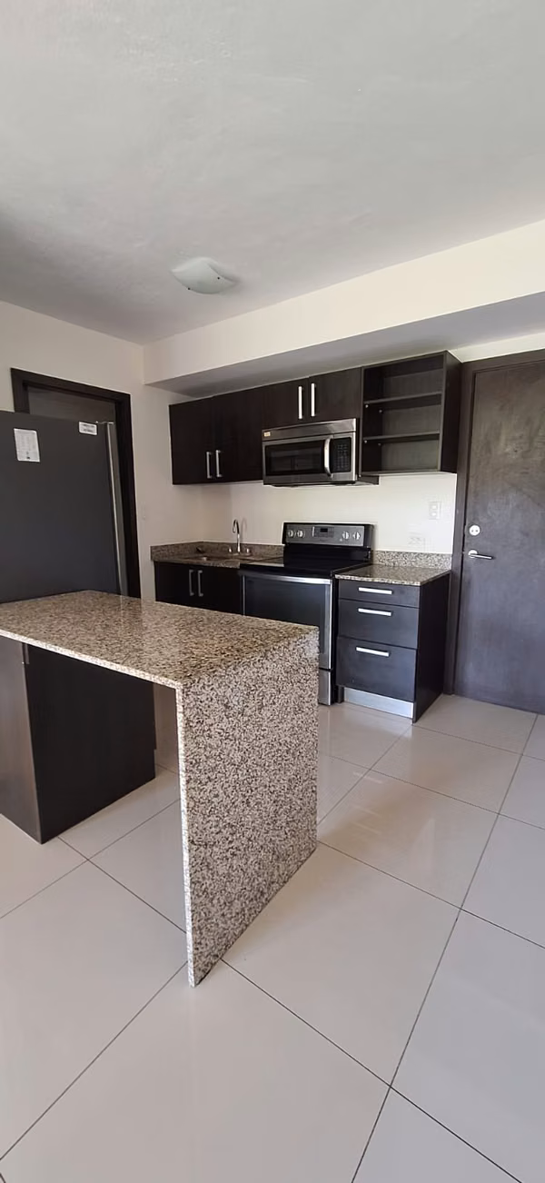 Se Alquila Bello Apartamento en 1er Piso San Nicolas de Bari