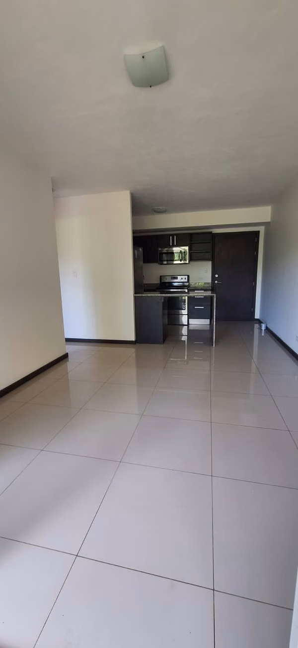 Se Alquila Bello Apartamento en 1er Piso San Nicolas de Bari