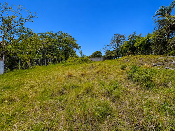 Venta deLote de 1.167 m² en Guachipelín de Escazú – Ideal para construir la casa de tus sueños KFM