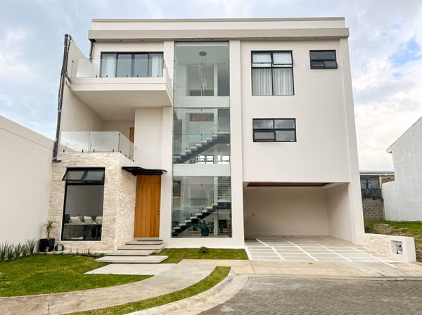 LUXURY HOUSE FOR SALE - 124; CONDO DISTRICT SAN JUAN