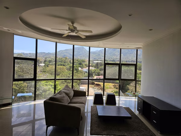 Condominio Amueblado con Vista Panorámica en Riverside Escazú