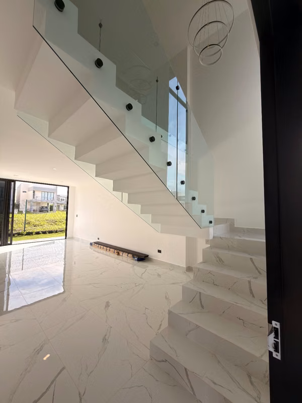 Casa independiente para estrenar en San Rafael de Alajuela con amplio jardín