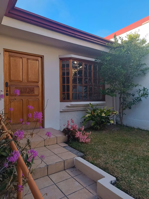 House for sale in Tibás.